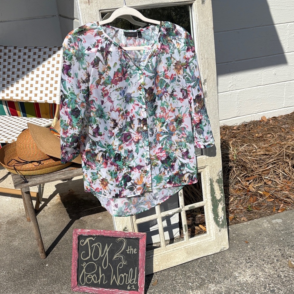 Floral Sheer Blouse GUC apt 9